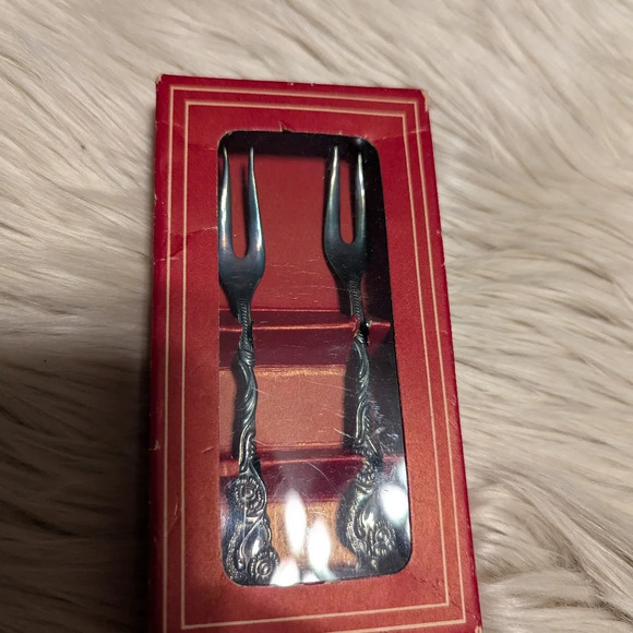 Vintage Nils Johan Sweden Stockholm Silverplate 2 Cocktail Forks in box - Picture 3 of 3